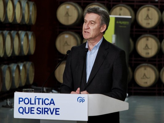 Feijóo dice que el PP asumirá la responsabilidad que le corresponda cuando se llegue al final de la investigación