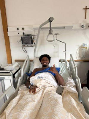 Thierry Rendall, operado del ligamento cruzado anterior