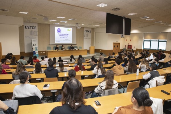 L’UJI reconeix els treballs de recerca de l’estudiantat participant en el programa 'Estudia i investiga'