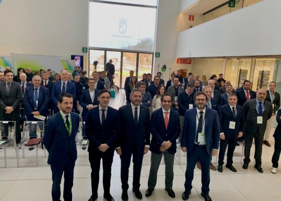 La Comunidad, la Croem y Aena crean la 'Mesa de la Carga Aérea' con el reto de impulsar la terminal de mercancías de Corvera