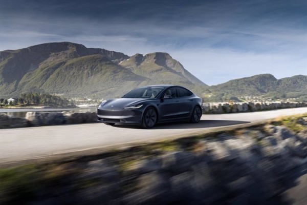 El Tesla Model 3, el eléctrico más vendido hasta octubre, aunque BYD empuja con el Atto 3
