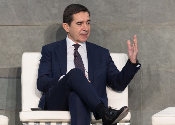 Torres (BBVA) defiende la importancia de que los accionistas decidan sobre las OPAs bancarias en Europa