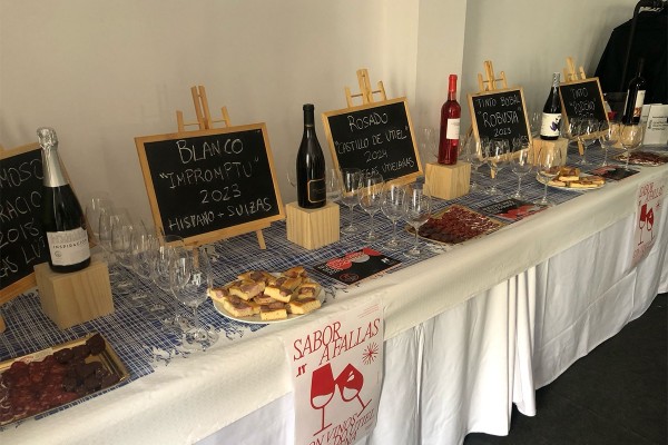 Utiel-Requena dispara su «gran mascletà» con una cata de sus vinos seleccionados