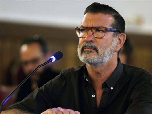La defensa de Betoret niega que haya relación entre los trajes regalados y la adjudicación de Fitur