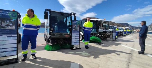 Lhicarsa, la empresa de limpieza de Cartagena, enviará camiones para limpiar las calles en Valencia