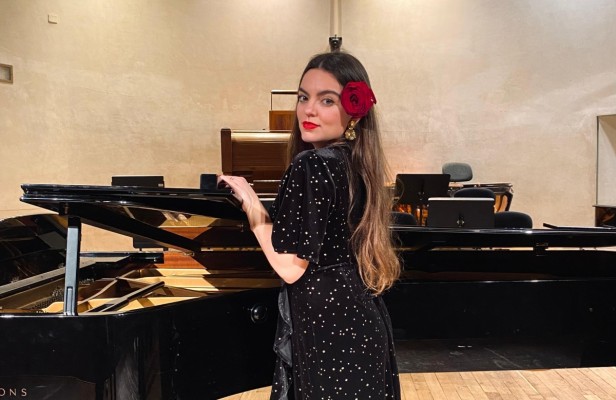 Luz García Mora, la joven promesa valenciana seleccionada para el programa Crescendo del Teatro Real