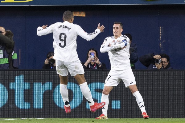 Un doblete de Mbappé desbarata a un Villarreal que cae con la cabeza alta en La Cerámica