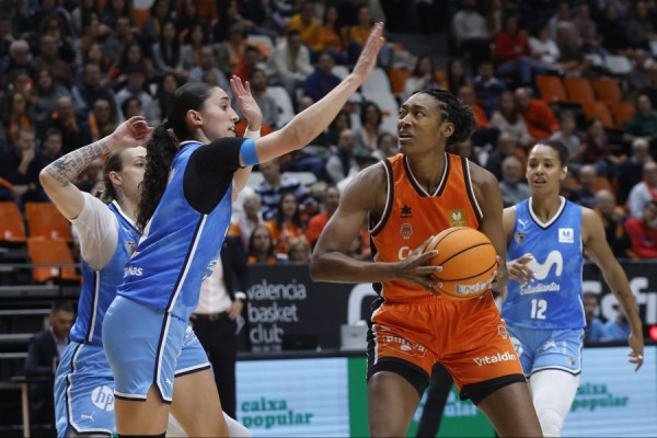 Derrota al límite en la Fonteta ante Movistar Estudiantes (77-81)