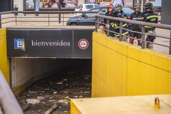 La Policía confirma que no hay víctimas en los 50 primeros coches revisados en el parking de Bonaire