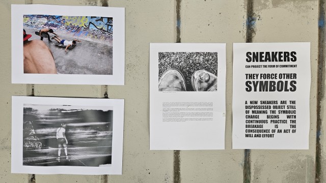 Al 'skate' lo homenajea la calle: una 'exposición' improvisada bajo un puente de Alicante