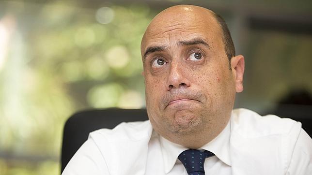 Gabriel Echávarri, alcalde de Alicante - 