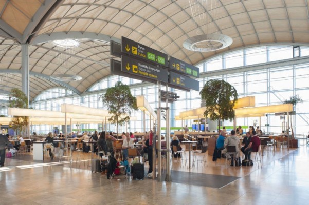 Piden seis años a la exjefa de ETA Iratxe Sorzabal por una bomba en el aeropuerto de Alicante-Elche
