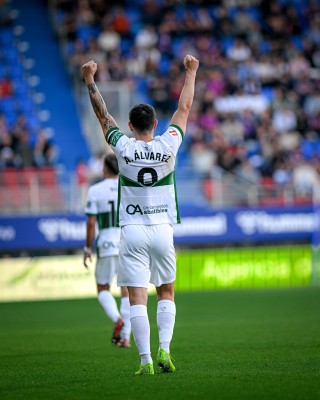 El Elche se estrena en la zona de 'play-off' de ascenso y el Eldense en la de descenso 
