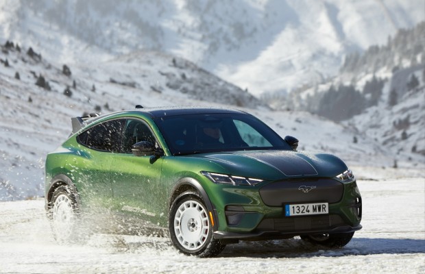 Ford Explorer y Mustang Mach-E Rally: ideales para la aventura, incluso en montaña y nieve