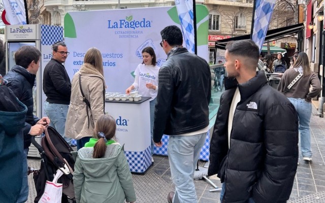 La Fageda reparte 6.000 yogures en las Fallas de Valencia