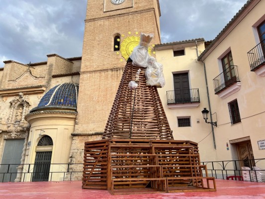Torrent salva el cadafal de la Virgen que fue dañado en la Dana