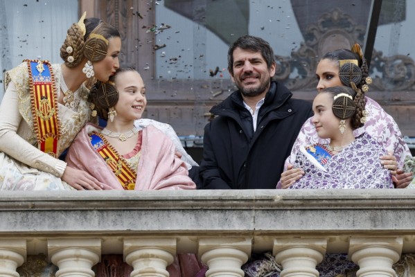 Urtasun avanza en la “segunda fase” de reconstrucción de la cultura valenciana, que implicará a las Fallas