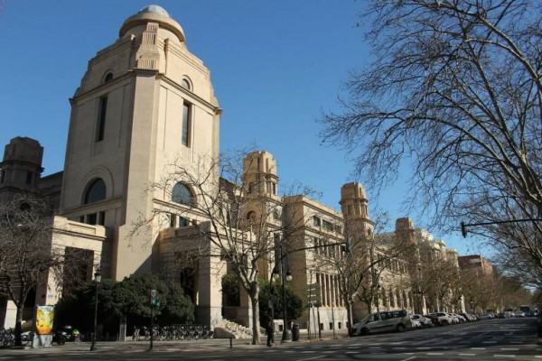 La UV declara cinco días de luto institucional y aplaza las actividades del 525 aniversario