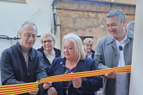 Oropesa del Mar inaugura la exposición de pintura del artista local Manu Parra hasta este viernes