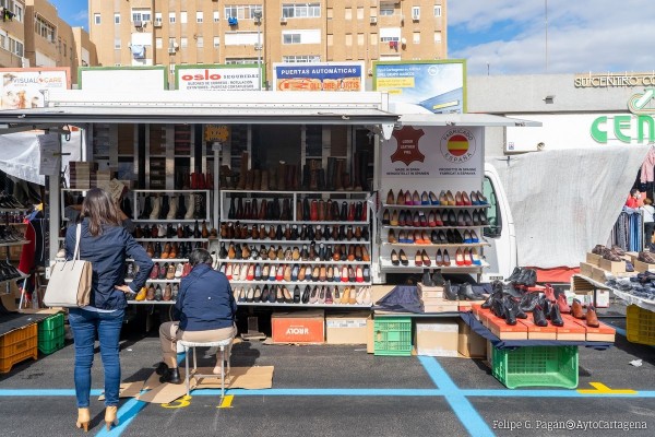 El mercadillo junto al Cenit abre este miércoles festivo Día del Padre en Cartagena