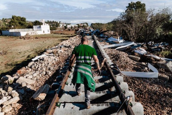 Cómo ir este lunes al trabajo: las zonas del sur de Valencia, sin alternativa al metro y Cercanías