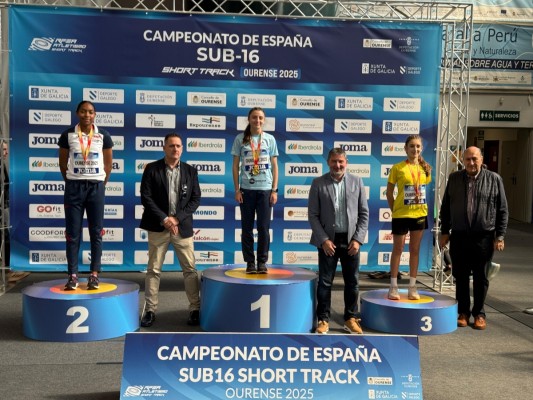 Daniela Sánchez es campeona de España sub-16 de 60 metros vallas con récord regional