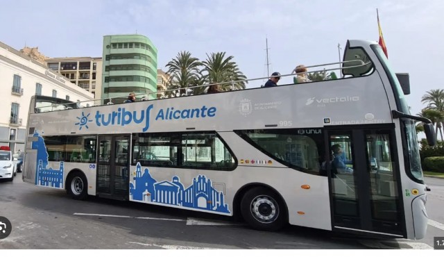 Más visitas, más servicio: Alicante adelanta a San José la puesta en servicio del Turibús