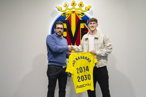 Pau Navarro amplía su contrato con el Villarreal hasta 2030