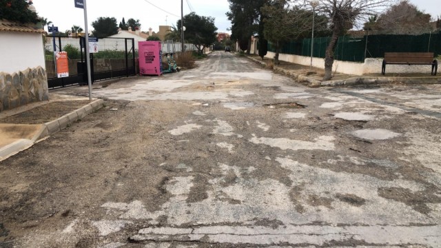 Orihuela invertirá 60.000 euros en el asfaltado de Torrezenia, pendiente desde 2018