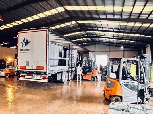 Castelló completa seis camiones con 64.000 kilos de ayuda humanitaria para los afectados de la Dana