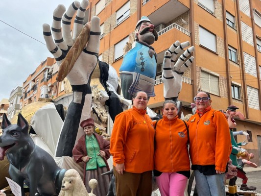 Nou Sedaví, un monumento de solidaridad montado con ninots donados