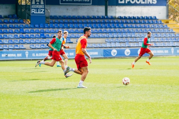 El Alcoyano recupera a Dani Molina e Imanol García para el decisivo partido en Marbella