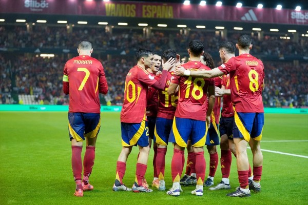 España quiere acercarse a la 'Final Four' en Rotterdam
