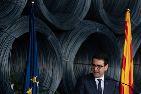 Bruselas prolongará la protección comercial al acero y estudia introducirla para aluminio
