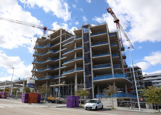 La vivienda nueva es un 44% más cara que la de segunda mano y el esfuerzo de compra roza el 50%