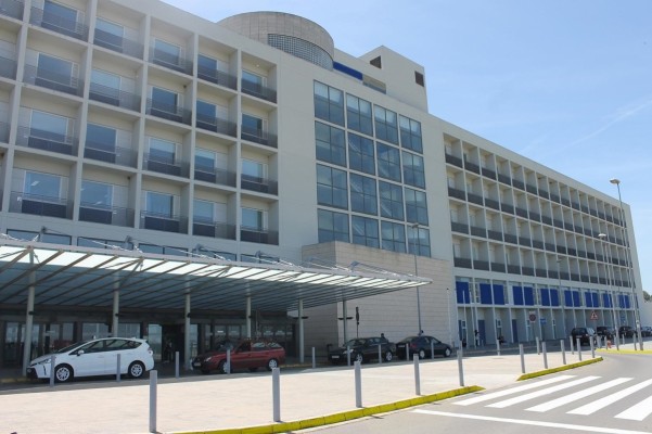 Colapso sanitario en Valencia tras la reversión del 'modelo Alzira' frente al éxito del modelo de colaboración público-privada de Madrid
