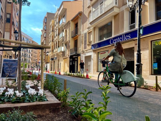 Castelló aprueba las primeras ayudas a 51 comercios afectados por las obras de la ZBE