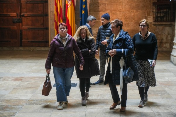 Mazón se reúne con varias víctimas de la Dana por primera vez en cinco meses y les pide perdón