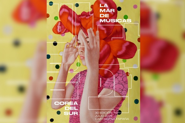 Ángeles Agrela diseña un cartel de La Mar de Músicas que fusiona empoderamiento femenino y música a través del poder del cabello