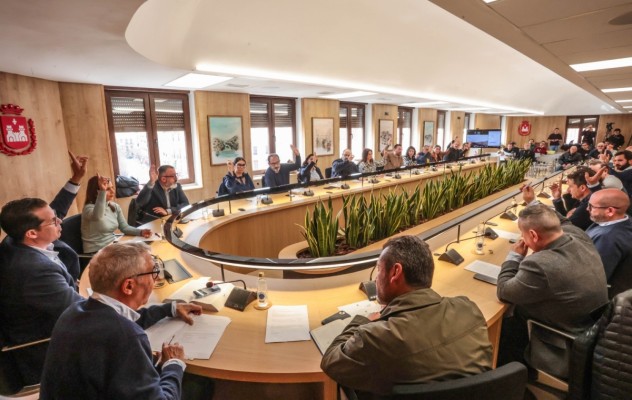 Elda aprueba los presupuestos para 2025: 50,1 millones, un 5,3% que en 2024