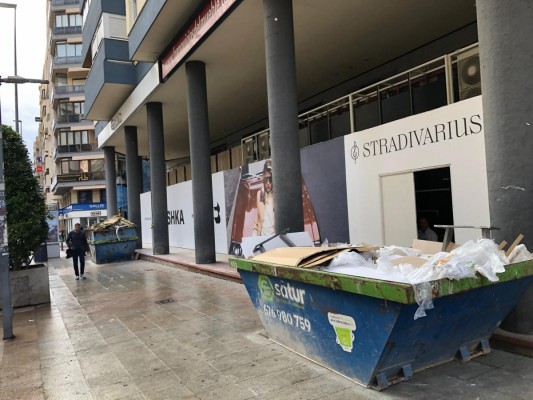 Inditex 'pone guapas' las tiendas de Bershka y Stradivarius en la milla de oro de Alicante