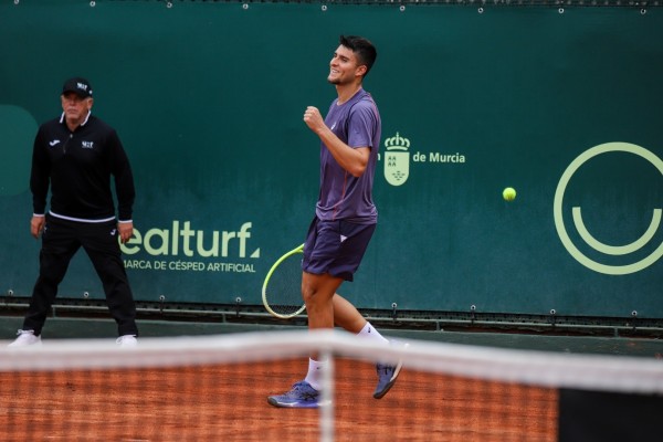 Los locales Pablo Llamas e Ivan Gakhov acceden a los cuartos del ATP Challenger de Murcia