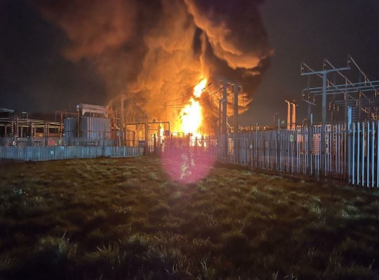 Cancelados 20 vuelos entre España y Heathrow por el incendio en el aeropuerto londinense