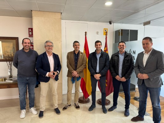 El Movimiento Regional Municipalista reclama repartir 300 millones del Presupuesto de la Comunidad entre los ayuntamientos
