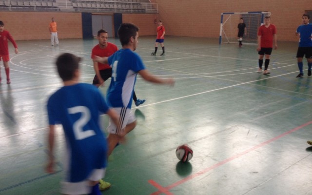 Villena critica que la Diputación suprima las ayudas al fútbol femenino y amateur