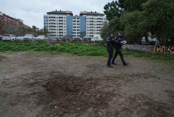 La policía investiga la posible relación de la explosión del artefacto pirotécnico con los 12 turistas detenidos
