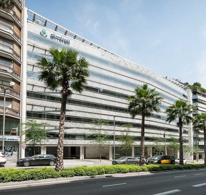Almirall reduce un 16% el consumo de agua en España y se acerca a su objetivo global 2030