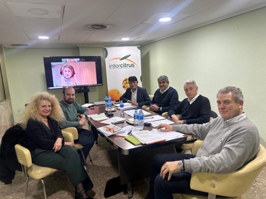 Acuerdo histórico en el cítrico: Intercitrus activa campañas de promoción y acciones de defensa contra las plagas 