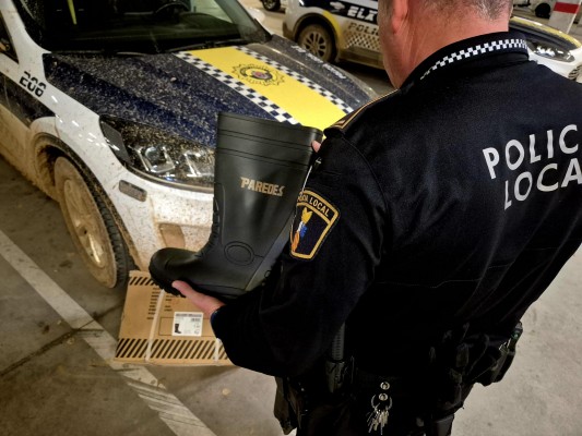 La patronal del calzado, Fice, dona 3.600 pares de botas de agua para los cuerpos de seguridad