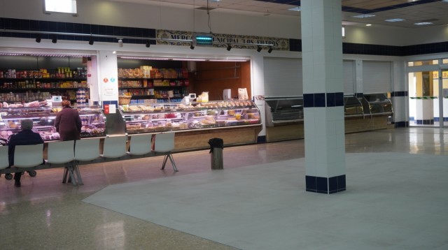 El mercado de los Filtros de Manises reabre después de las obras